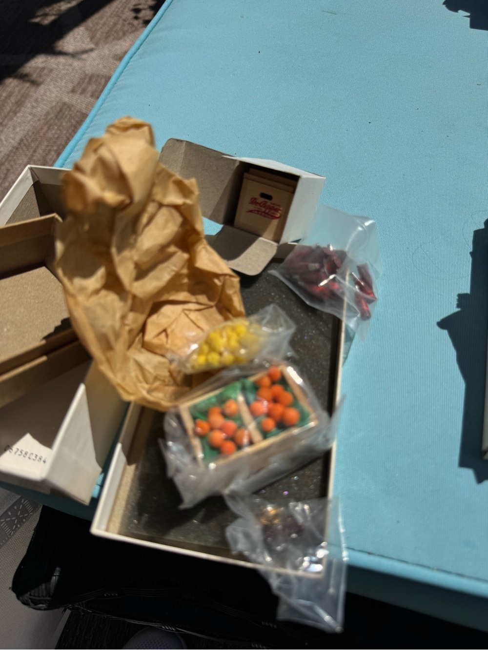 Franklin Mint Miniature Dollhouse Accessories Set - entire lot included in sale - Picture 4 of 16